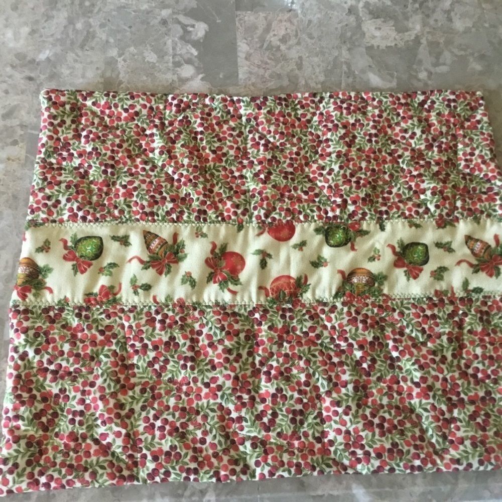 NWT Hand Crafted, Quilted Holiday Runner